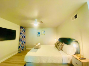 Cheerful 4 bed, 2 bath with pool near Disneyland
